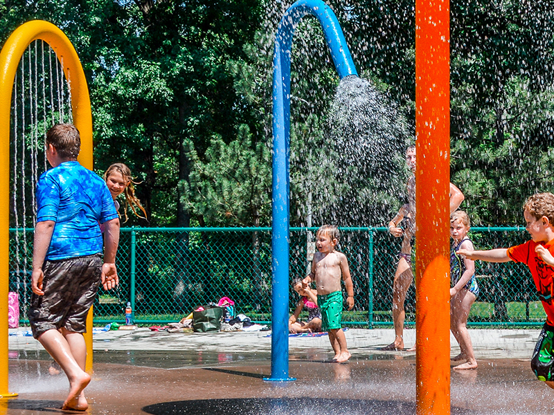 minot-parks-and-recreation-oak-park-splash-pad